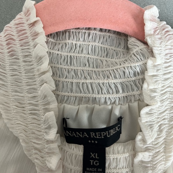 Beautiful Pretty Feminine Blouse - Picture 3 of 6